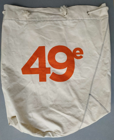 [Sac de sport beige à cordons "49e"]