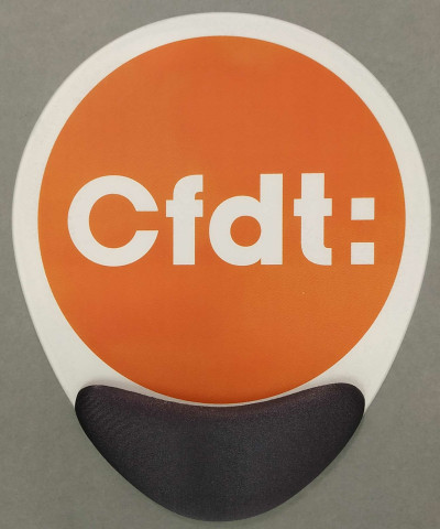 [Tapis souris orange avec repose poignet]