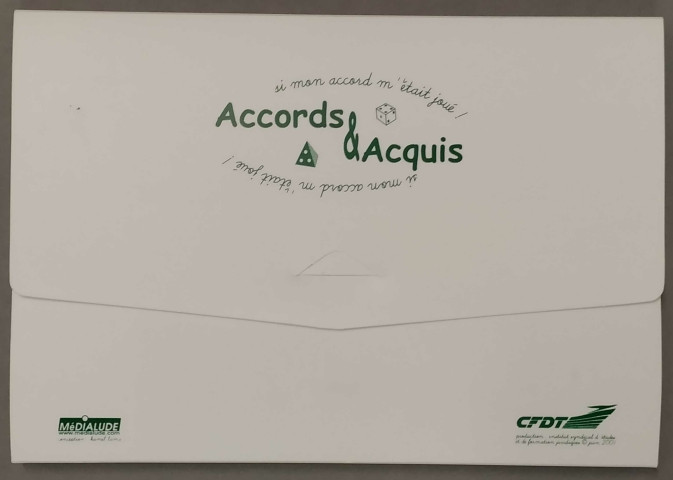 [Mallette du jeu "Accord & Acquis, si mon accord m'était joué !" : [Intérieur] dossier pédagogique, documents à dupliquer pour la session de formation, plateau du jeu, cartes à jouer, pions, dés]