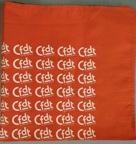 [Bandana orange logos CFDT blancs]