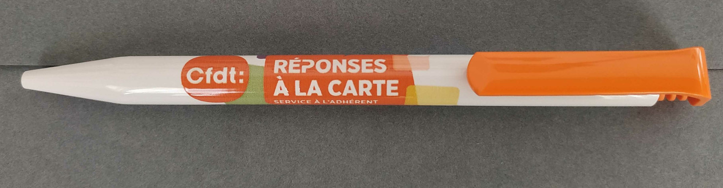 [Stylo-bille rétractable blanc et orange]