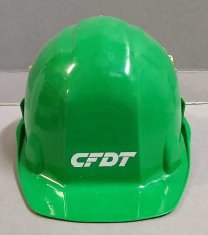 [Casque de chantier vert logo CFDT blanc]