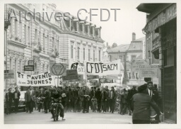 /medias/customer_3/Images/Expos_portail_valorisation/2018_expo_mai_1968-2018/T1.3.manifestation_mulhouse_26_octobre_1967_CE_6_1967_1793_DR_jpg_/0_0.jpg